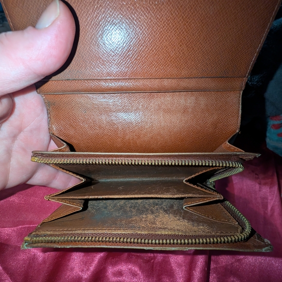 Vintage Louis Vuitton Brown Monogram Wallet - Picture 6 of 11